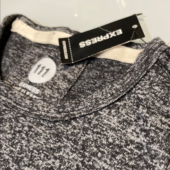*NEW* EXPRESS Gray Men's T-Shirt - Picture 3 of 8